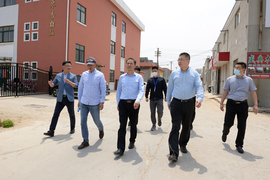 山東出版集團(tuán)副總經(jīng)理申維龍調(diào)研山東出版實業(yè)濟(jì)南、煙臺、威海分公司等單位